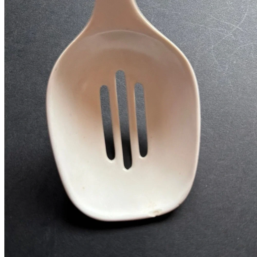 Vintage Melamine Slotted Spoon Off White Taiwan 976 Retro Kitchen Utensil 11.5in